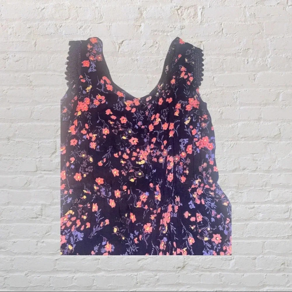 Lagaci Romper - Picture 2 of 4